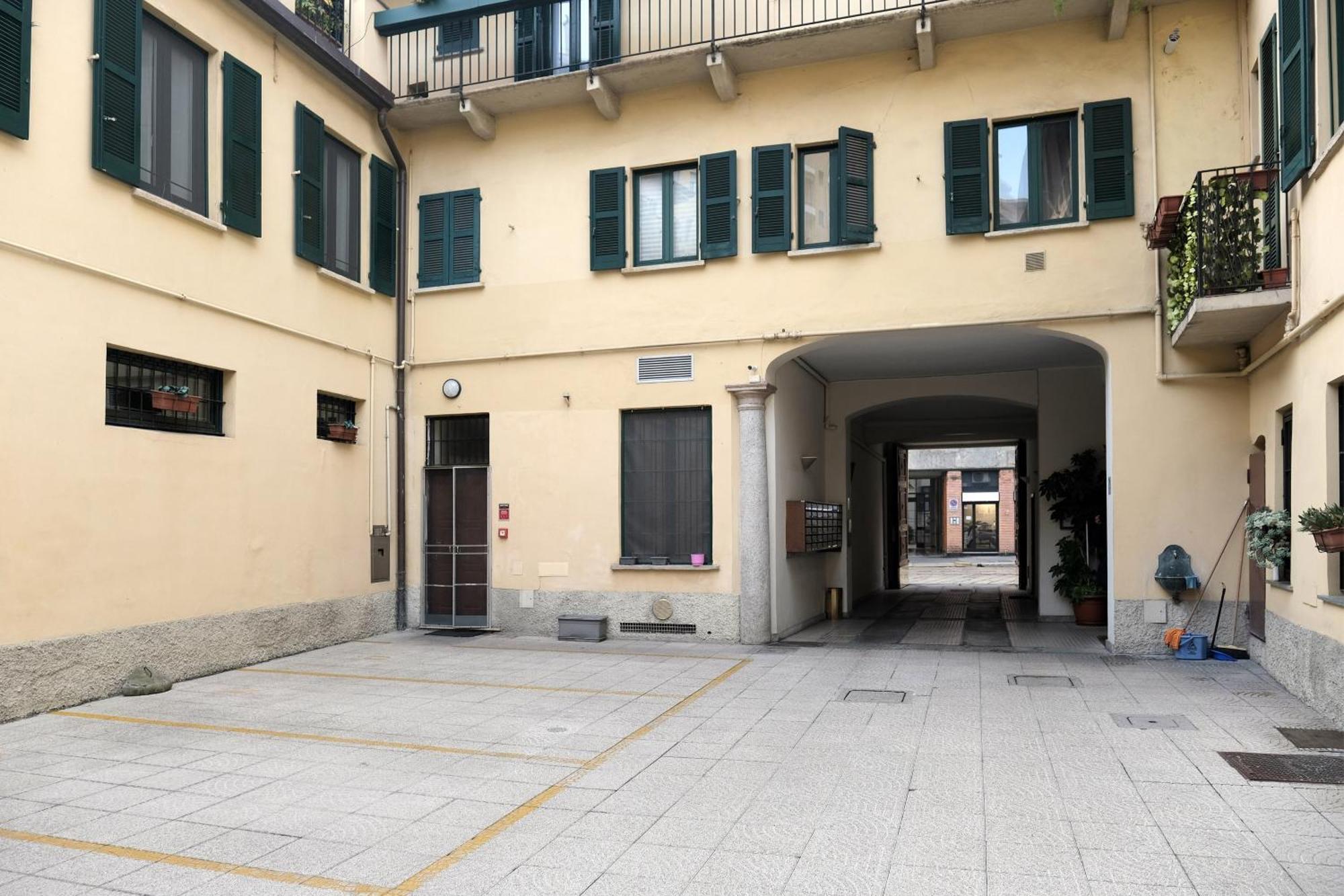 Comecasa Flowery Terraced Apartment, Milan
